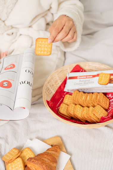 KHONG GUAN Banana Cream Biscuits 康元 香蕉夾心餅 200G
